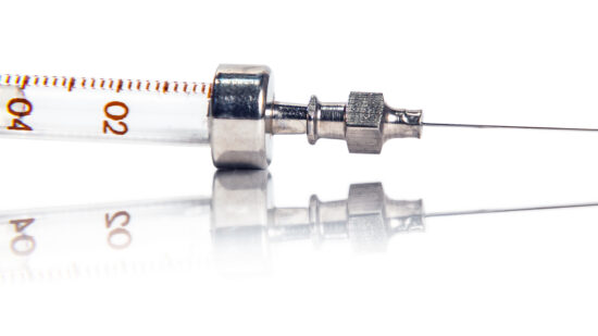 Syringe with reflection