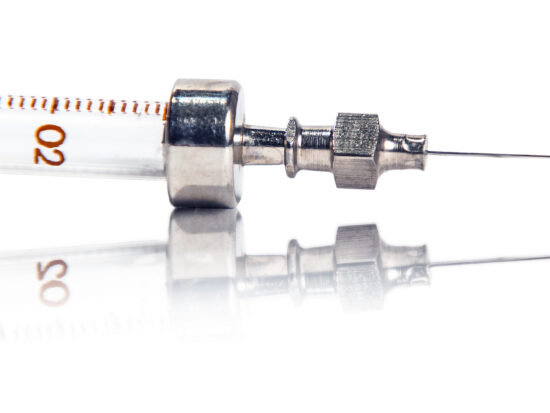 Syringe with reflection